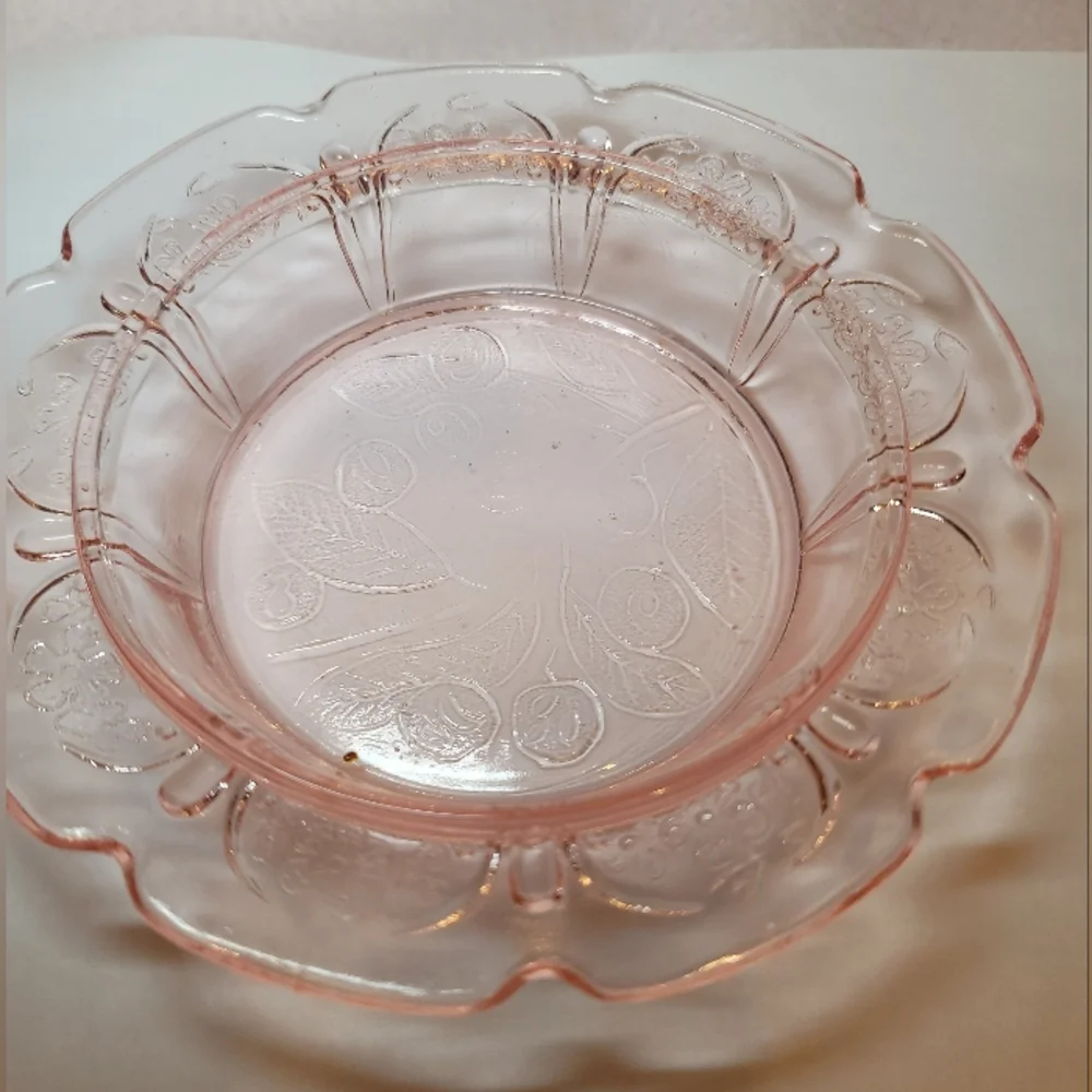 0825. Jeannette Glass Cherry Blossom ~ Pink Depression Glass ~ Cherry ~ Dish ~ - Picture 1 of 9